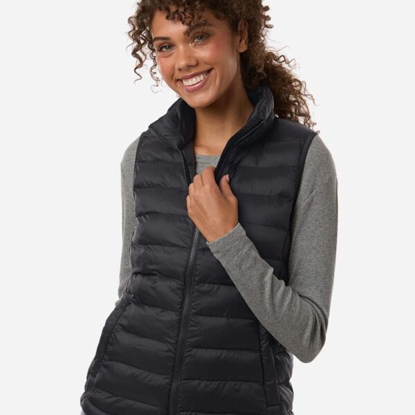 Weatherproof Women's Lightweight Poly-filled Packable Vest W26717 Women's Lightweight Poly-filled Packable Vest Thumbnail